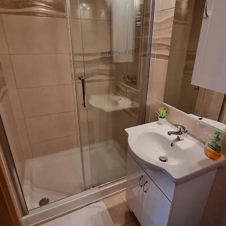 Sobe Biserka I Mario 3* Brseč