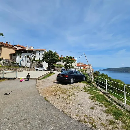 Sobe Biserka I Mario 3* Brseč