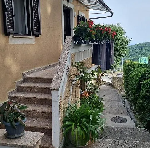 Sobe Biserka I Mario Πανσιόν 3*